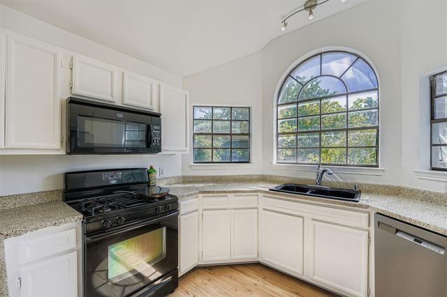 2100 Buckeye LN, Round Rock, TX 78664
