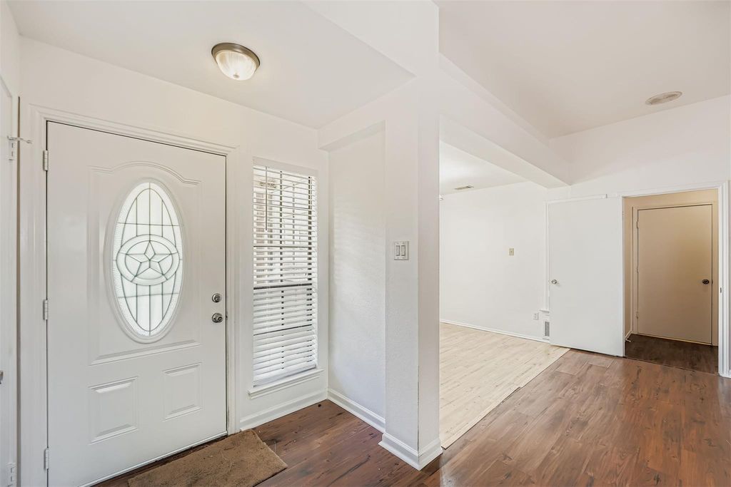 2100 Buckeye LN, Round Rock, TX 78664