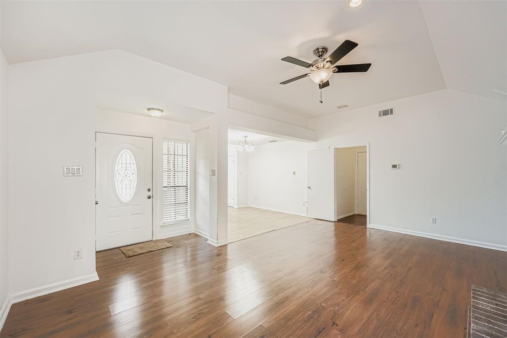 2100 Buckeye LN, Round Rock, TX 78664