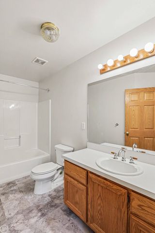 14270 31 Mile Road Road, Washington, MI 48095