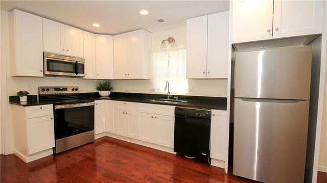 899 E Doyle Street, Toccoa, GA 30577