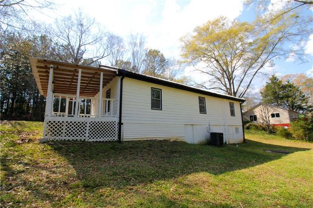 899 E Doyle Street, Toccoa, GA 30577