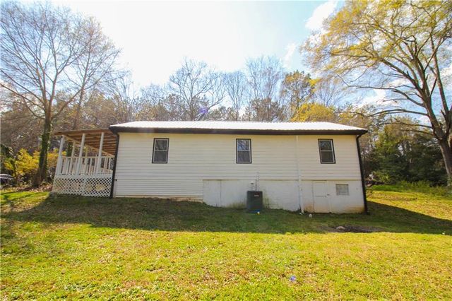 899 E Doyle Street, Toccoa, GA 30577