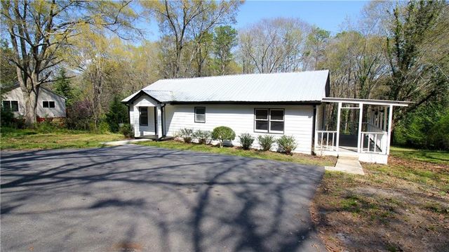 899 E Doyle Street, Toccoa, GA 30577