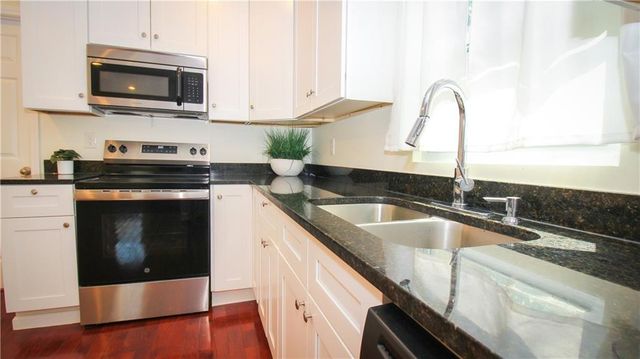 899 E Doyle Street, Toccoa, GA 30577