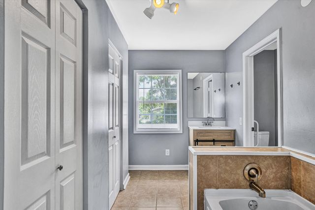 1228 Thomas AVE, Roanoke, VA 24017