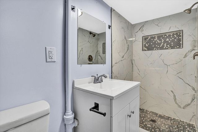 1228 Thomas AVE, Roanoke, VA 24017