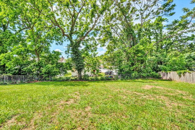 1228 Thomas AVE, Roanoke, VA 24017