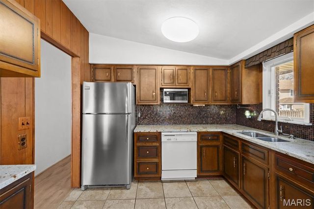 595 W 4th Street, Trenton, IL 62293