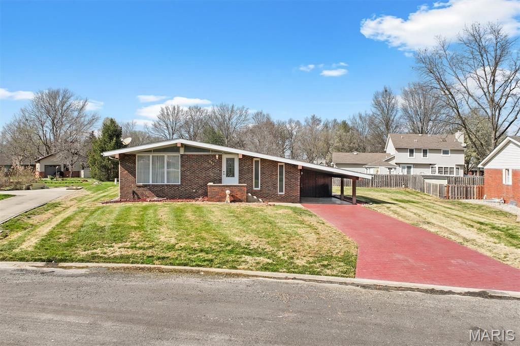 595 W 4th Street, Trenton, IL 62293