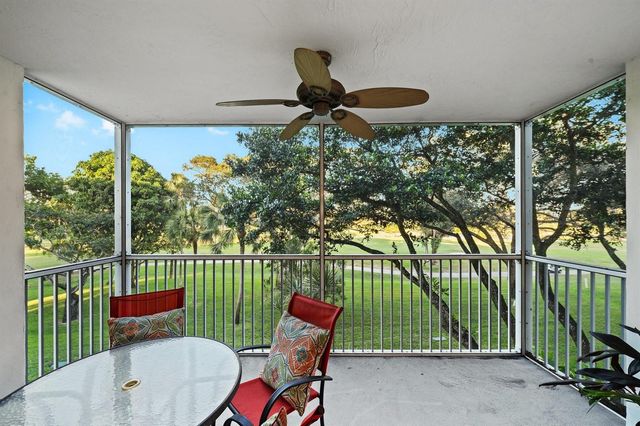 3900 Oaks Clubhouse Drive 310, Pompano Beach, FL 33069