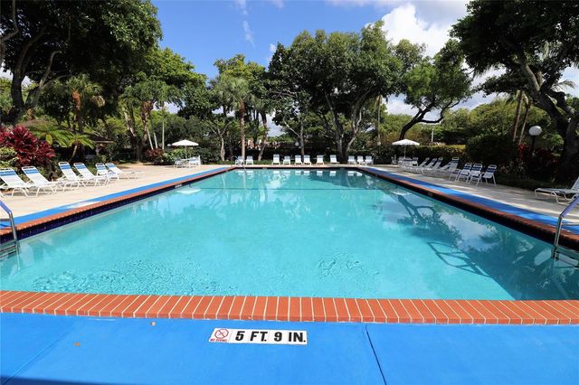 3900 Oaks Clubhouse Drive 310, Pompano Beach, FL 33069