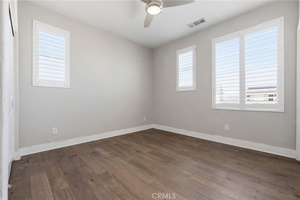 Image 18 of property listing at 25251 Golden Maple, Canyon Country, CA 91387