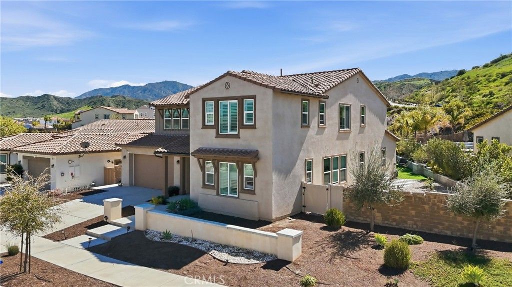 Image 2 of property listing at 25251 Golden Maple, Canyon Country, CA 91387