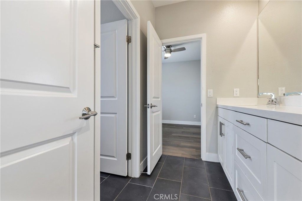 Image 22 of property listing at 25251 Golden Maple, Canyon Country, CA 91387