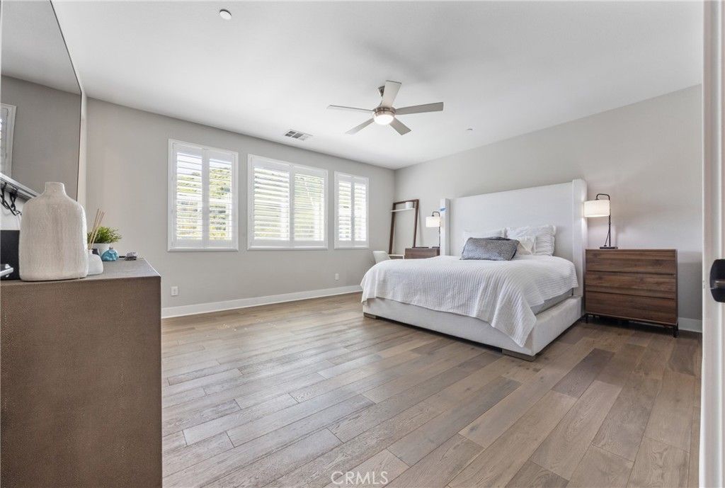 Image 25 of property listing at 25251 Golden Maple, Canyon Country, CA 91387