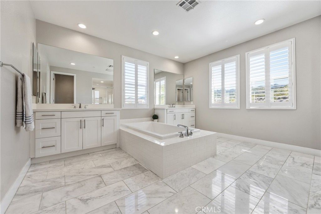 Image 29 of property listing at 25251 Golden Maple, Canyon Country, CA 91387