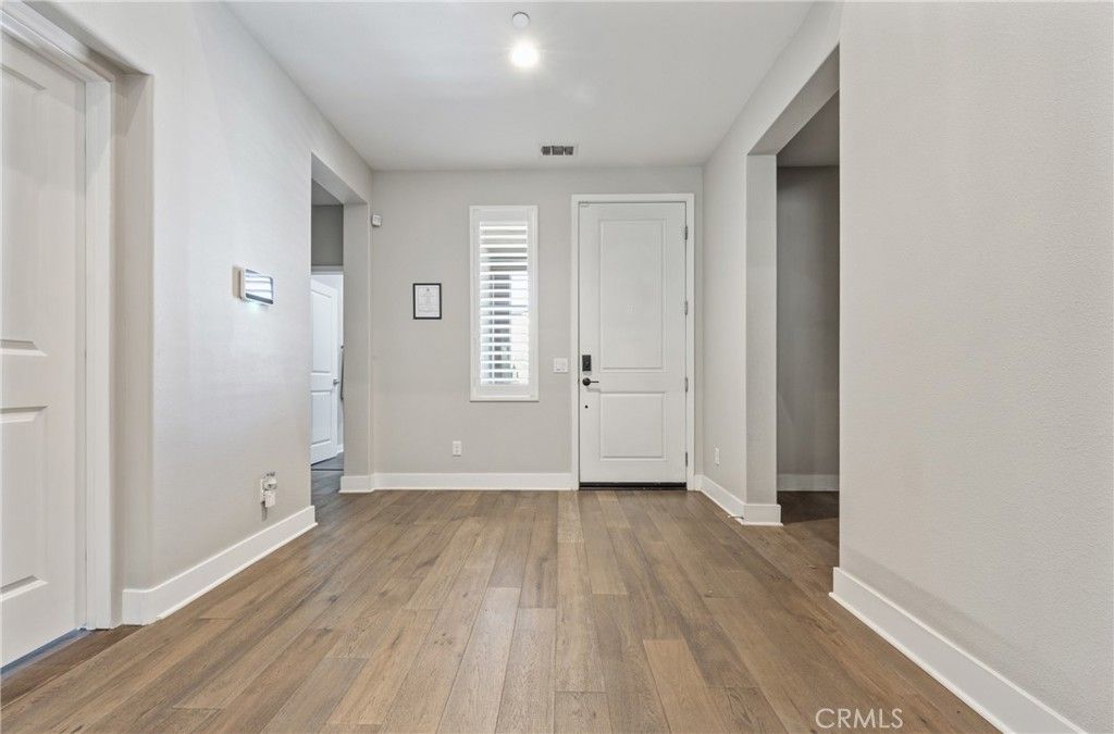 Image 6 of property listing at 25251 Golden Maple, Canyon Country, CA 91387