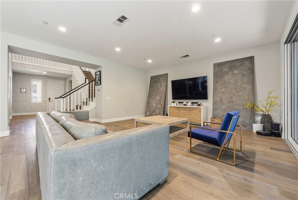 Image 9 of property listing at 25251 Golden Maple, Canyon Country, CA 91387