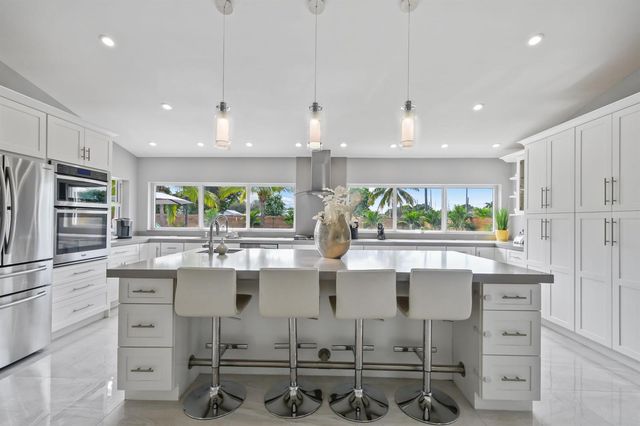 7101 W Lake Drive, Lake Clarke Shores, FL 33406
