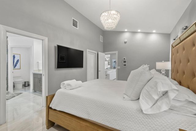 7101 W Lake Drive, Lake Clarke Shores, FL 33406