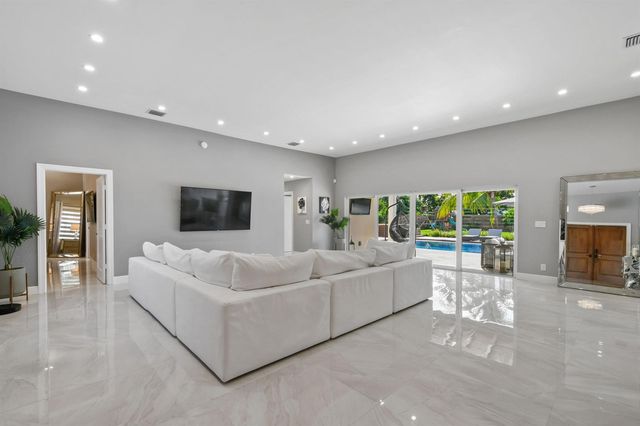 7101 W Lake Drive, Lake Clarke Shores, FL 33406