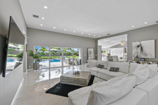 7101 W Lake Drive, Lake Clarke Shores, FL 33406