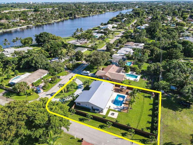 7101 W Lake Drive, Lake Clarke Shores, FL 33406