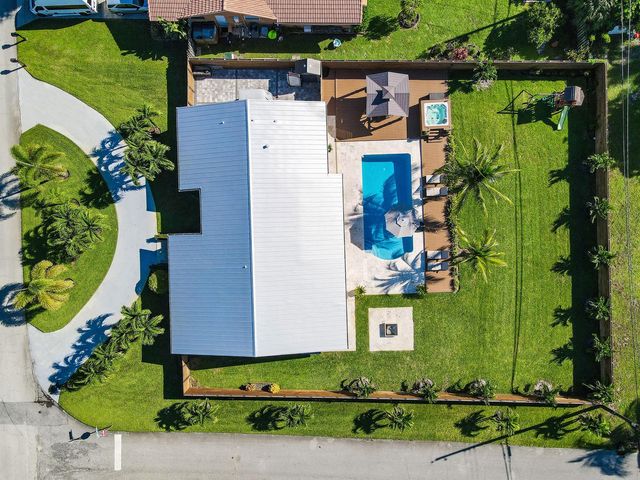 7101 W Lake Drive, Lake Clarke Shores, FL 33406