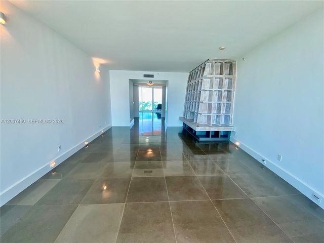 300 S Pointe Dr 3204, Miami Beach, FL 33139