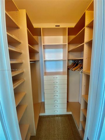 300 S Pointe Dr 3204, Miami Beach, FL 33139