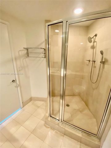 300 S Pointe Dr 3204, Miami Beach, FL 33139