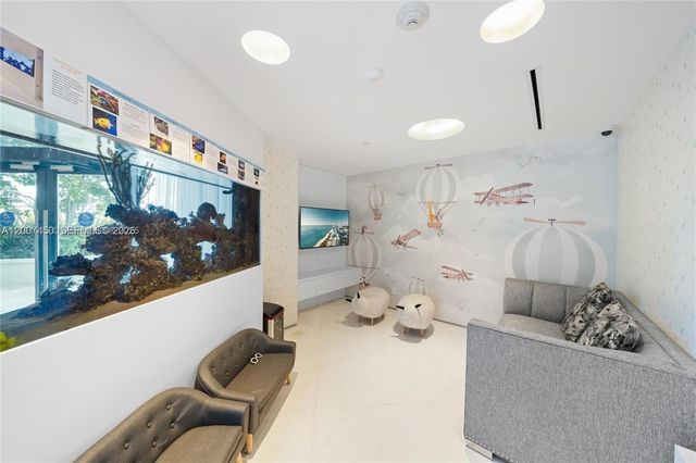 300 S Pointe Dr 3204, Miami Beach, FL 33139