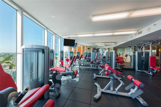 300 S Pointe Dr 3204, Miami Beach, FL 33139