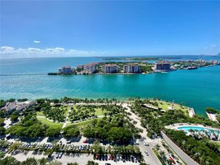 300 S Pointe Dr 3204, Miami Beach, FL 33139