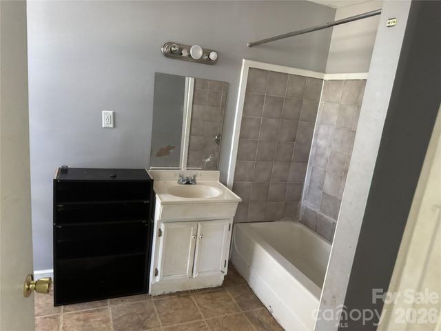 81 Eastview Circle, Asheville, NC 28806