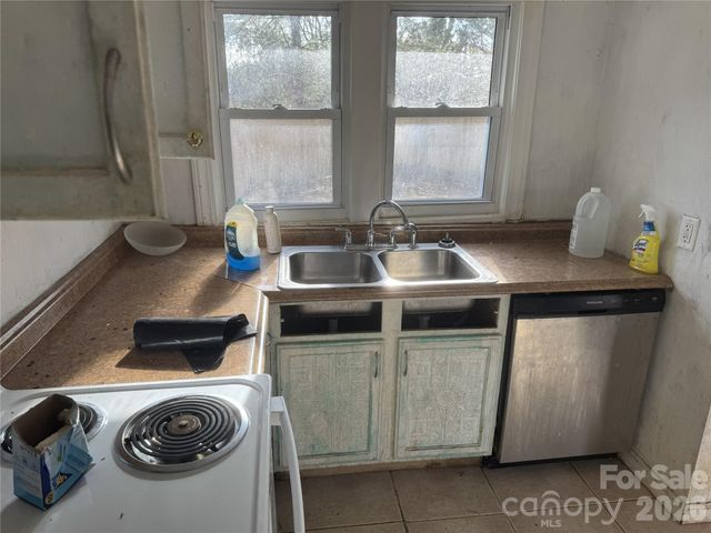 81 Eastview Circle, Asheville, NC 28806