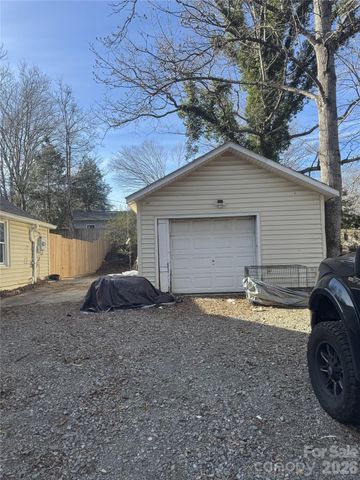 81 Eastview Circle, Asheville, NC 28806