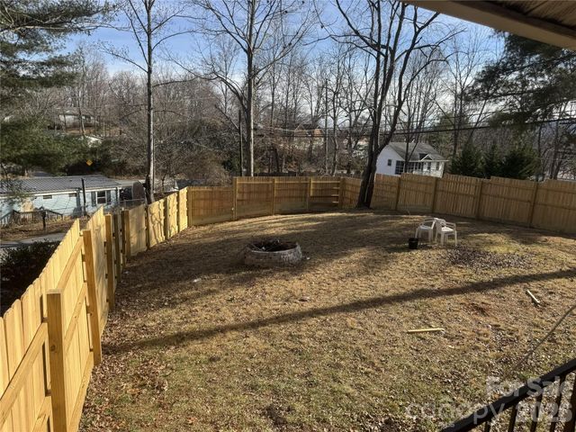 81 Eastview Circle, Asheville, NC 28806