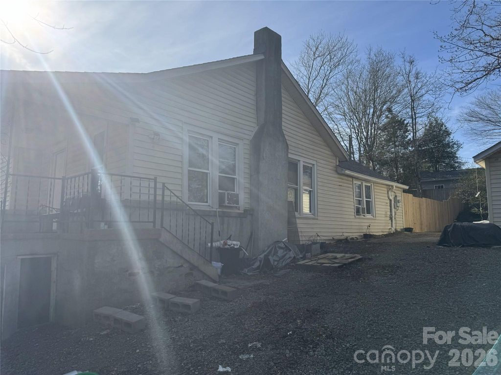81 Eastview Circle, Asheville, NC 28806