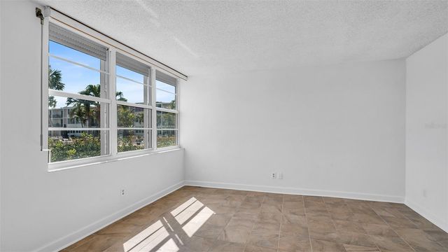 7405 BAY ISLAND DRIVE S 121, South Pasadena, FL 33707