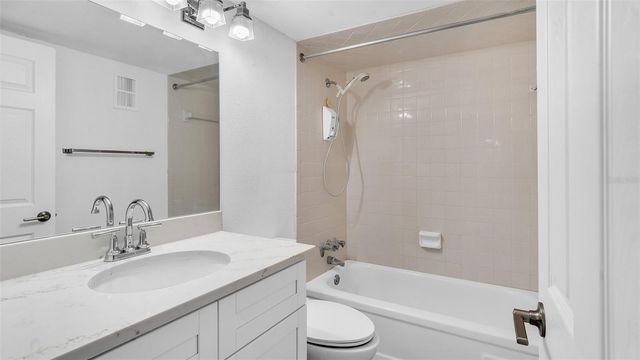 7405 BAY ISLAND DRIVE S 121, South Pasadena, FL 33707