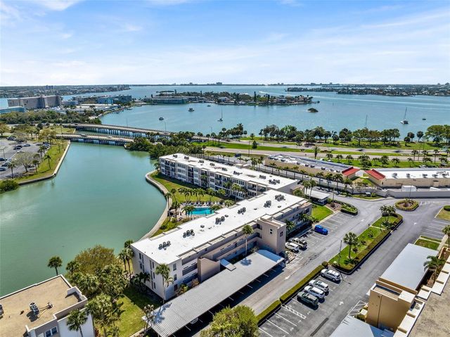 7405 BAY ISLAND DRIVE S 121, South Pasadena, FL 33707