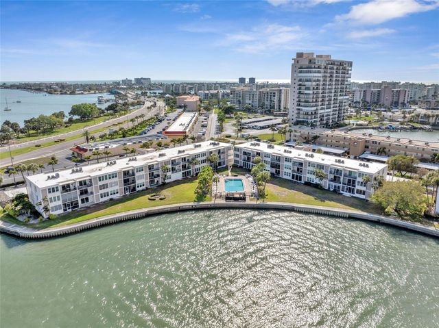 7405 BAY ISLAND DRIVE S 121, South Pasadena, FL 33707