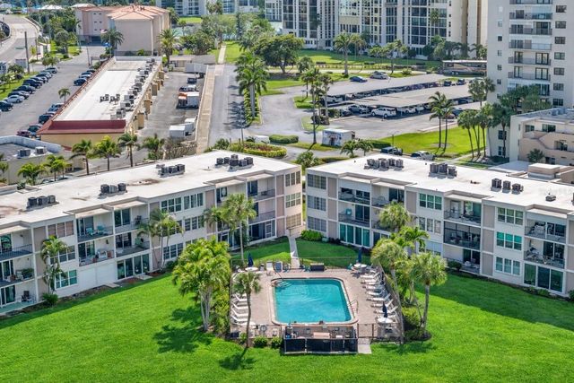 7405 BAY ISLAND DRIVE S 121, South Pasadena, FL 33707