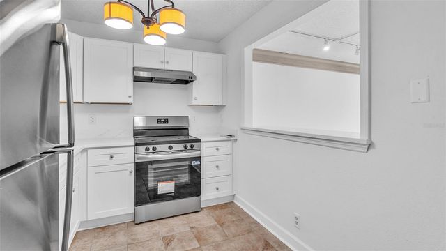 7405 BAY ISLAND DRIVE S 121, South Pasadena, FL 33707