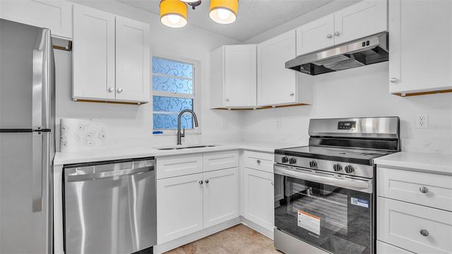 7405 BAY ISLAND DRIVE S 121, South Pasadena, FL 33707