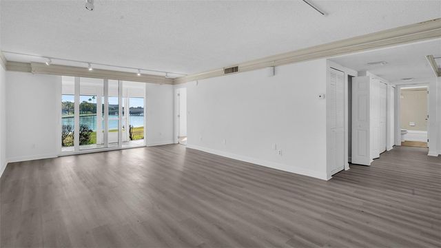 7405 BAY ISLAND DRIVE S 121, South Pasadena, FL 33707