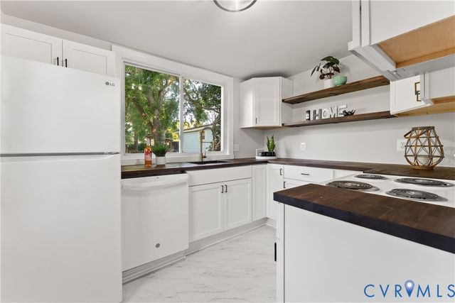26 Marshall Ave, Colonial Beach, VA 22443