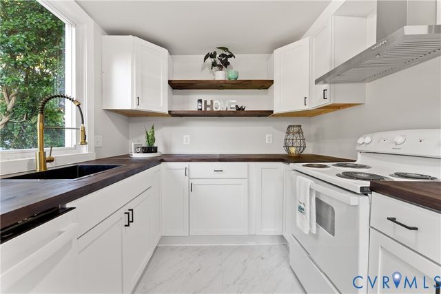26 Marshall Ave, Colonial Beach, VA 22443